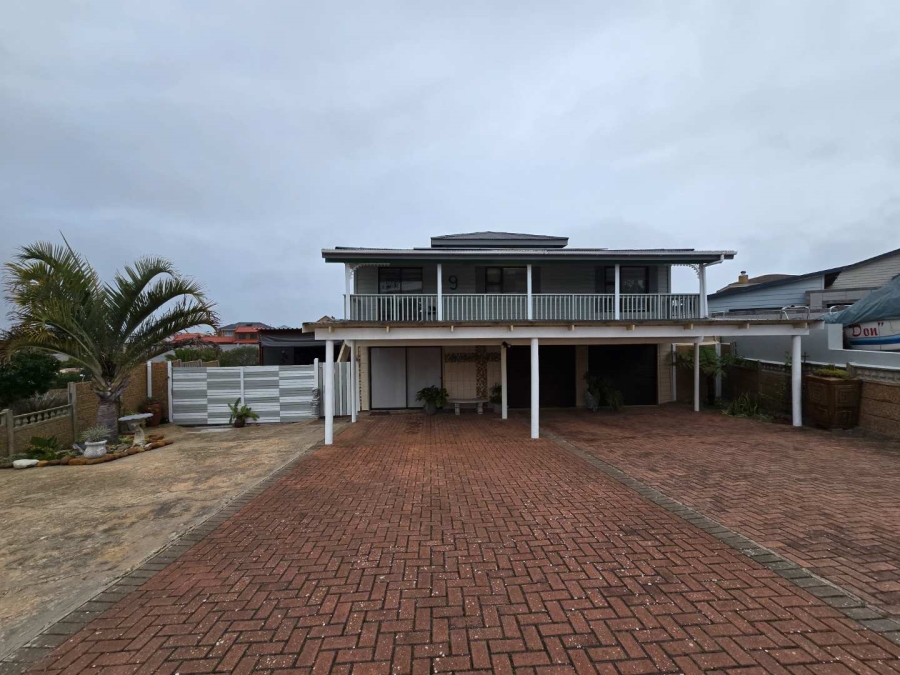 4 Bedroom Property for Sale in Stilbaai Wes Western Cape
